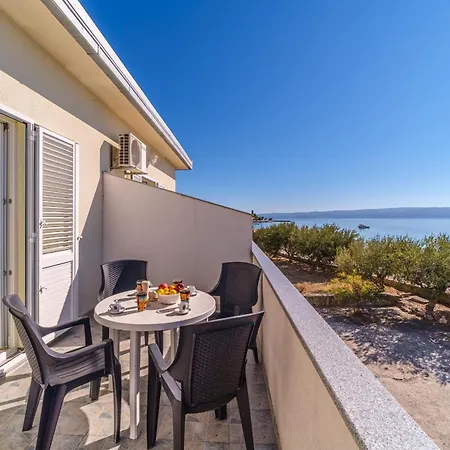 Cheers Beach Apartamento Podstrana
